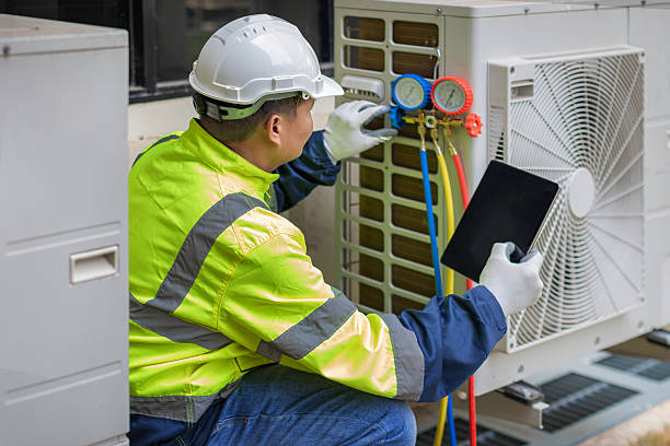 Professional Hvac technician working in Columbia City, IN